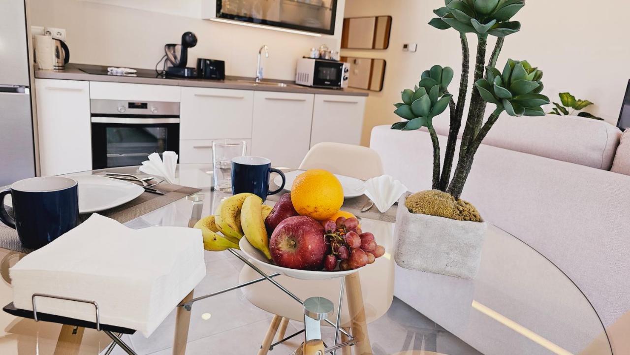 Nogalera Quintessence Apartment With Private Parking By Namaste Elite 토레몰리노스 외부 사진